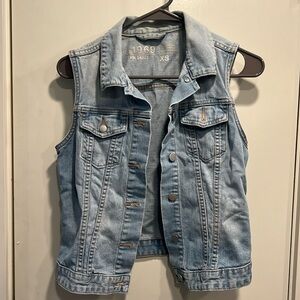 Gap 1969 Lightwash denim vest XS